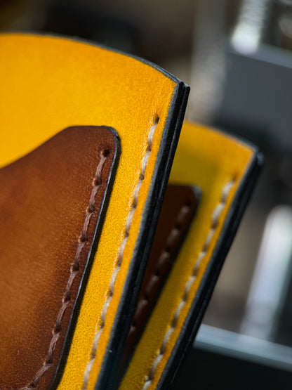 Handmade Leather Cardholder with Lace Mechanism | 6 Card Slots