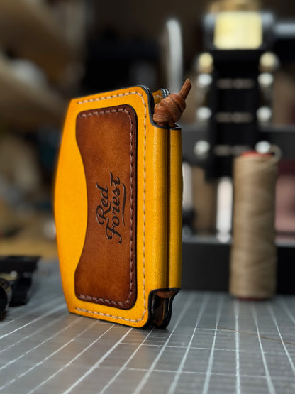 Handmade Leather Cardholder with Lace Mechanism | 6 Card Slots