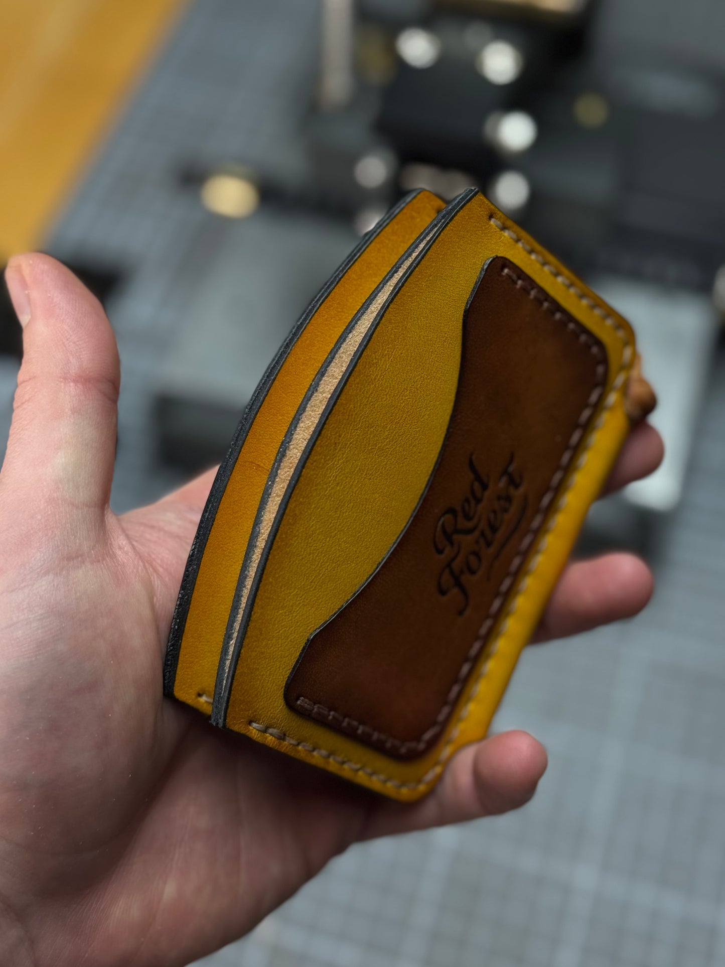 Handmade Leather Cardholder with Lace Mechanism | 6 Card Slots
