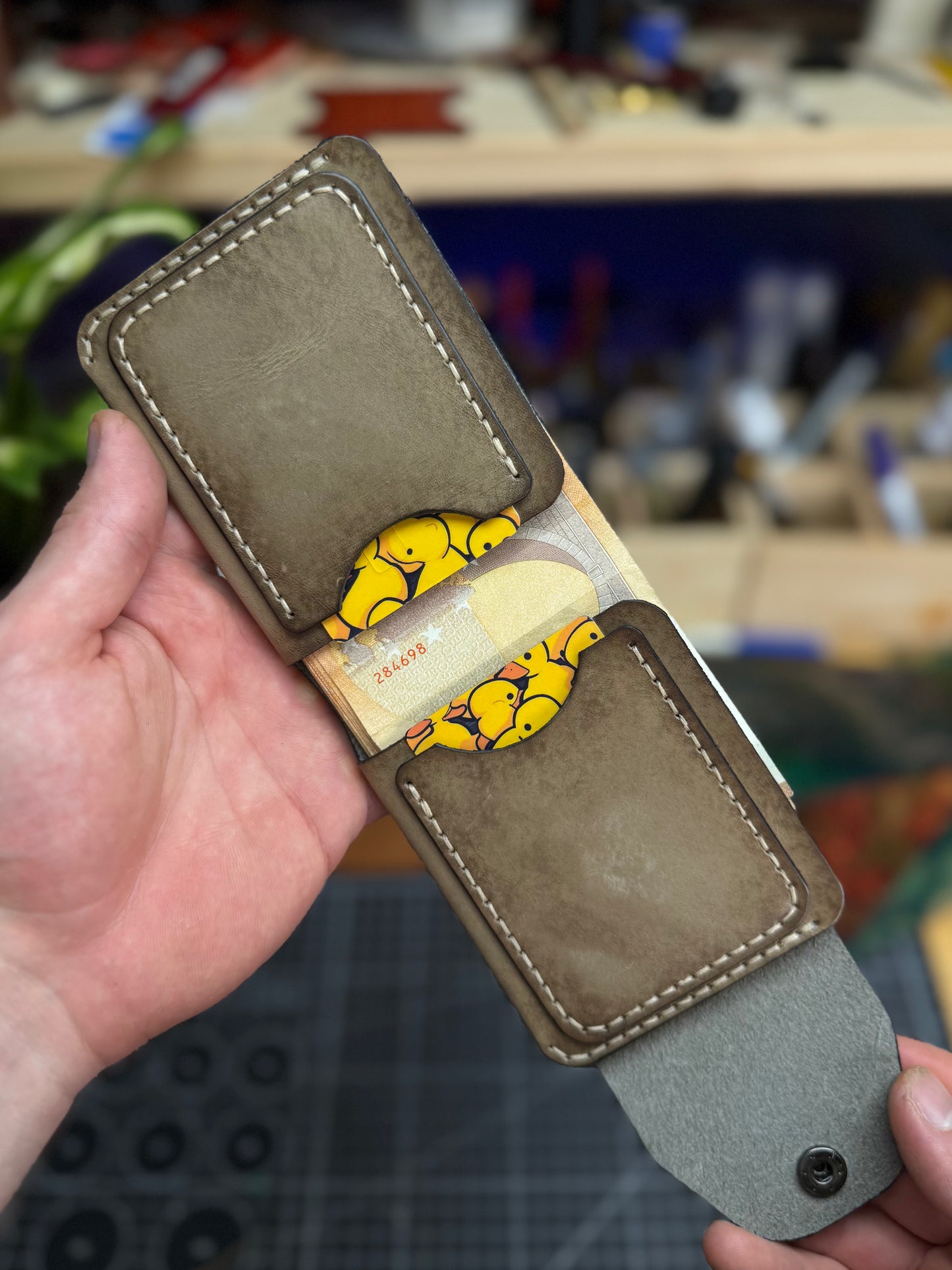 Olive Leather Wallet | Upgraded Classic Design