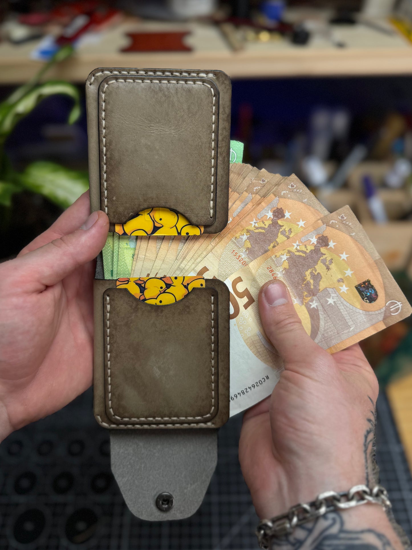 Olive Leather Wallet | Upgraded Classic Design