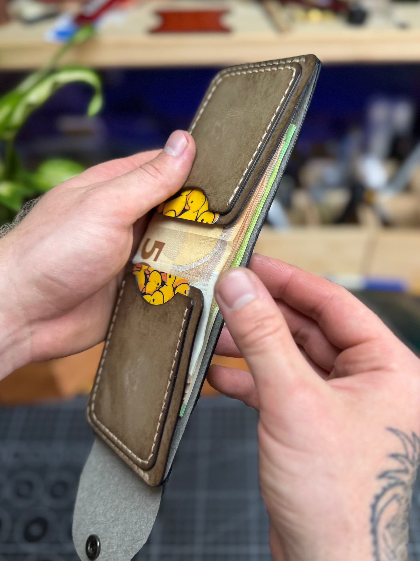 Olive Leather Wallet | Upgraded Classic Design
